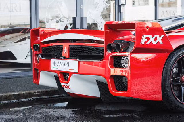 Sau này, sẽ có một vài chiếc Ferrari FXX đã được nâng cấp lên thành FXX Evoluzione với chi phí lên đến 1 triệu Bảng, tương đương 1,25 triệu USD (ngang giá 1 siêu xe mới) và chiếc Ferrari FXX đang được rao bán là một trong số đó. Đến năm 2012, chương trình Corse Clienti kết thúc và những chiếc Ferrari FXX được trả về cho chủ nhân.