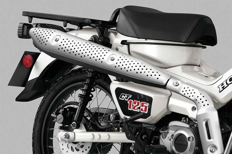 Hệ thống phanh đĩa tích hợp ABS ở bánh trước giúp ngăn tình trạng bó cứng bánh khi phanh gấp mang lại độ ổn định và an toàn cao.