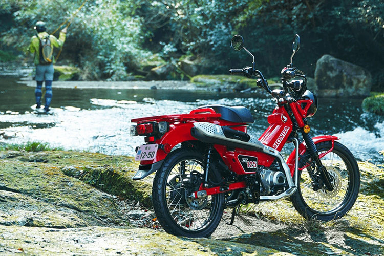 Mẫu xe máy phượt Honda CT125 Hunter Cub 2025 không chỉ là một bản nâng cấp về màu sắc và thiết kế mà còn khẳng định vị thế của mình trong phân khúc xe trekking.