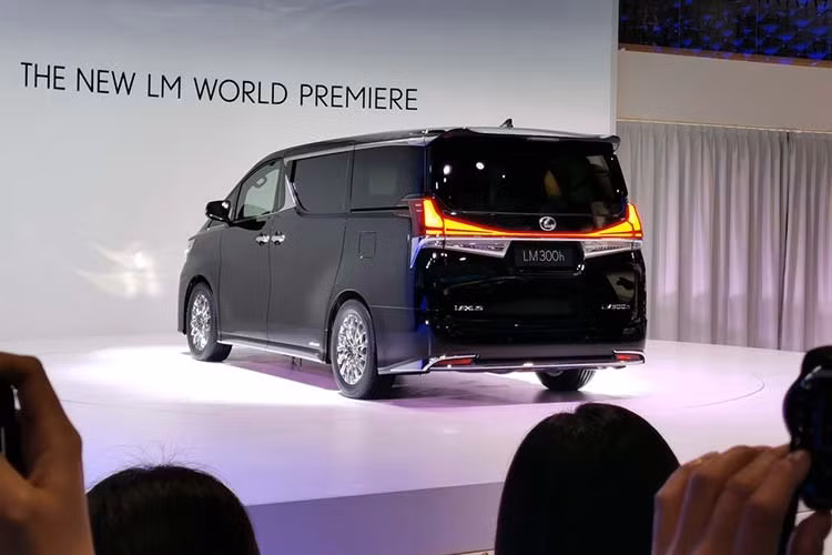 Thông tin về việc mẫu MPV hạng sang Lexus LM này đến thị trường Philippines đã được đại lý Lexus Manila chính thức xác nhận. Đại lý này hiện cũng đã nhận đặt cọc của khách muốn mua Lexus LM 2020. Tuy nhiên, chỉ có đúng 7 chiếc Lexus LM dành cho thị trường này, dự kiến về Philippines vào tuần đầu tiên của tháng 3.