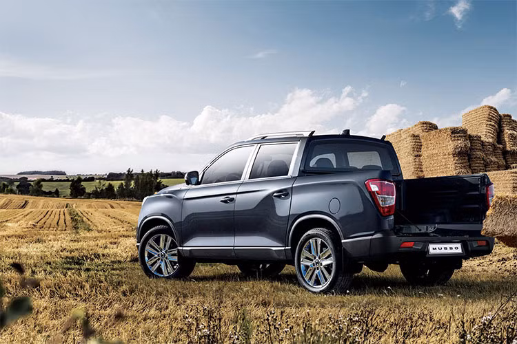 Với bộ khung "body on frame" đặc trưng, Musso cũng đã được Pininfarina điều chỉnh cẩn thận để đảm bảo độ ồn, độ rung và độ cứng (NVH) đạt mức êm ái tuyệt vời. Lớp lót bánh xe bằng sợi polyester giúp giảm tiếng ồn trên đường, khoang động cơ bao bọc tốt hơn để cải thiện khả năng cách âm, chống bám bụi và chống thấm. Tiếng ồn từ gió giảm đáng kể nhờ hệ thống khóa cửa 4 lớp và thiết kế khí động học.