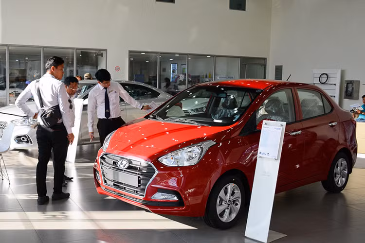 Mẫu xe chủ lực của TC Motor “tham chiến” tại phân khúc xe đô thị hạng A tại Việt Nam đạt doanh số bán 456 xe trong tháng 4/2020, giảm 717 xe so với tháng trước và cộng dồn từ đầu năm đạt 4.316 xe bàn giao tới khách hàng. Hiện tại, TC Motor cung cấp tới khách Việt cả hai biến thể sedan và hatchback của Hyundai Grand i10 với tổng cộng 9 phiên bản. Giá bán xe hiện tại dao động từ 315-415 triệu đồng.