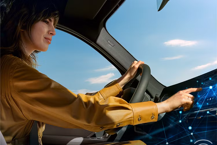 Chu xe BMW 3 Series co the mo va khoa cua xe tu xa-Hinh-4