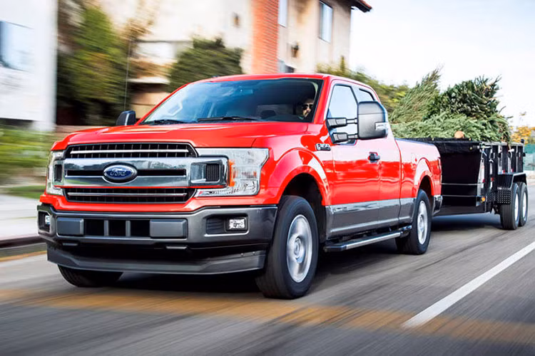 Ford vừa bổ sung thêm một lựa chọn động cơ diesel cho dòng sản phẩm F-150 vào năm 2018, một tuần trước khi diễn ra triển lãm ôtô Detroit. Khối động cơ diesel của mẫu siêu bán tải Ford F-150 mang tên Power Stroke V6 3.0 lít có công suất 250 mã lực và mô men xoắn 596,5 Nm, mức tiêu hao nhiên liệu là 7,84 lít/100 km.