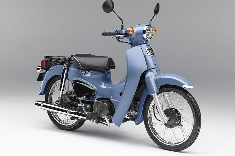 Mới đây, hãng xe máy đình đám Nhật Bản thông báo chuẩn bị cho ra 2 mẫu xe máy Honda Super Cub phiên bản 50 và 110 phân khối được thiết kế và bán ra tong thời gian ngắn với số lượng giới hạn và đặc biệt.