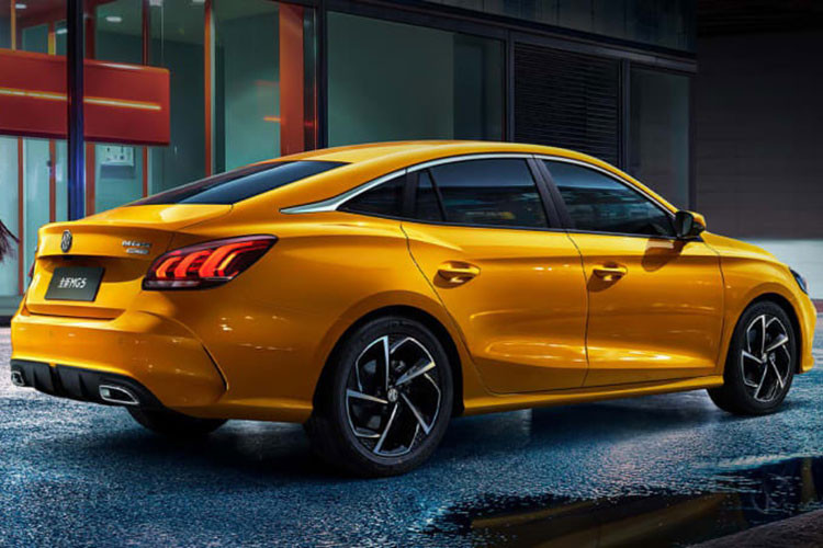 Động cơ của MG5 tại thị trường quốc tế là loại 4 xy-lanh 1.5L, công suất cực đại 114 mã lực và mô-men cực đại 150Nm, kết hợp cùng hộp số CVT. Nội thất hiện đại, "option" ngập tràn với giá bán được đồn đoán từ 500 triệu đồng. Nếu được đưa về Việt Nam, MG5 sẽ tìm được những khách hàng trẻ, người thích trải nghiệm công nghệ, với giá tiền vừa phải. 