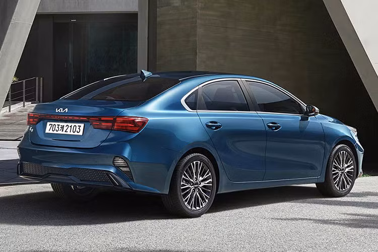 Có thể sẽ không có bất kỳ thay đổi nào về động cơ trên Cerato mới, vẫn là tùy chọn máy 1.6L và 2.0L, kết hợp cùng hộp số sàn hoặc hộp số tự động 6 cấp. Kiểu dáng thể thao, nội thất bắt mắt, kết hợp cùng mức giá cạnh tranh sẽ tiếp tục là điểm mạnh giúp Thaco Kia có được sự quan tâm từ phía khách hàng.