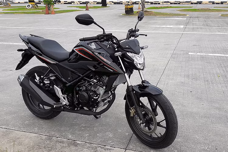 Tại thị trường Indonesia, Honda CB150R StreetFire phiên bản đặc biệt có giá khởi điểm 27,075 triệu Rupiah (tương đương 46 triệu đồng). Con số tương ứng của phiên bản tiêu chuẩn là 25,875 triệu Rupiah (khoảng 44 triệu đồng). Hãng Honda kỳ vọng có thể bán được 140.000 chiếc CB150R StreetFire mỗi năm tại thị trường Indonesia.