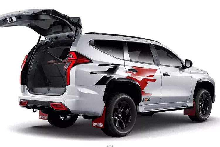 Điều này khiến cho Montero Sport Black Series Ralliart trở thành một chiếc xe thể thao có ngoại hình ấn tượng nhưng lại thiếu khả năng vượt trội trong các điều kiện đường xá khó khăn như mong đợi từ một mẫu xe mang thương hiệu Ralliart.