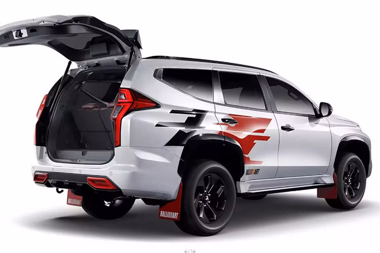 Điều này khiến cho Montero Sport Black Series Ralliart trở thành một chiếc xe thể thao có ngoại hình ấn tượng nhưng lại thiếu khả năng vượt trội trong các điều kiện đường xá khó khăn như mong đợi từ một mẫu xe mang thương hiệu Ralliart.