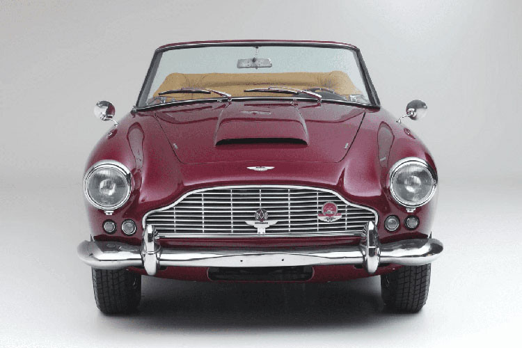 Các thông số này đều lớn hơn so với mức 240 mã lực được tạo ra bởi động cơ nguyên bản 6 cam kép, 3.7L DOHC và hai bộ chế hòa khí SU. Xe có khả năng tăng tốc từ vạch xuất phát lên 100 km/h trong 30 giây. Đây là một con số vô cùng lý tưởng đối với các mẫu siêu xe thể thao cùng thời.