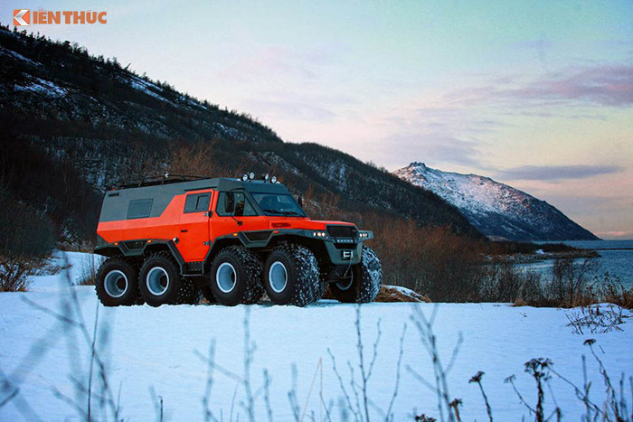 Mẫu xe này được trang bị khôi động cơ Iveco F1C 3.0 TD (turbo diesel), cho công suất 176 mã lực và mô-men xoắn cực đại 350 Nm, khối động cơ này cho phép xe vận hành trên đường bằng với tốc độ tối đa 70km/h, trong khi vận tốc di chuyển tối đa khi lội nước chỉ là 5km/h.