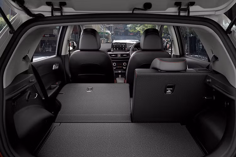 Tại thị trường Úc, Kia Morning 2022 được trang bị khối động cơ 1.0L hút khí tự nhiên. Khối động cơ này kết hợp với hộp số tự động 4 cấp giúp sản sinh công suất tối đa 76 mã lực và mô-men xoắn 95,1 Nm. Mức tiêu thụ nhiên liệu của Kia Morning 2022 được hãng truyền thông là 6,36L/100 km. 