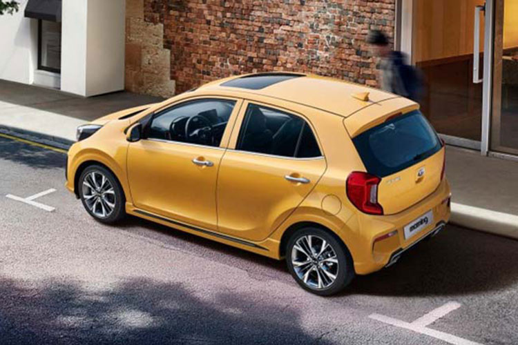 Chưa dừng lại ở đó, Kia Morning 2022 tại Úc có nhiều yếu tố cạnh tranh hơn khi nhận được gói công nghệ Car to Home với các tính năng hiện đại, giúp người lái có thể điều khiển từ xa các đồ vật điện tử tại nhà như điều hòa, công tắc đèn hay ổ cắm ngay cả khi ở trên xe.