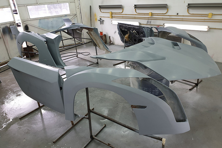 Chiếc siêu xe Lamborghini Veneno Roadster nhái này là thành quả của một cửa hàng có tên PS-Modify Chonburi tại Thái Lan. Những hình ảnh của chiếc siêu xe nhái này đã được lan truyền trên mạng xã hội từ hôm thứ ba, ngày 22/5/2019, vừa qua.