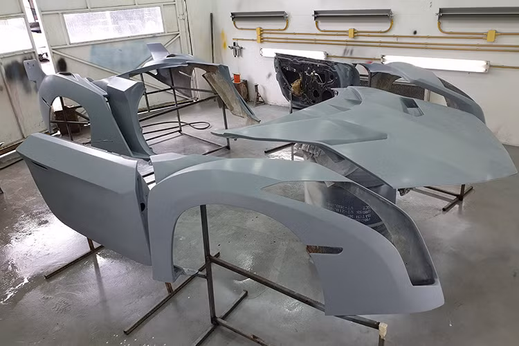 Chiếc siêu xe Lamborghini Veneno Roadster nhái này là thành quả của một cửa hàng có tên PS-Modify Chonburi tại Thái Lan. Những hình ảnh của chiếc siêu xe nhái này đã được lan truyền trên mạng xã hội từ hôm thứ ba, ngày 22/5/2019, vừa qua.