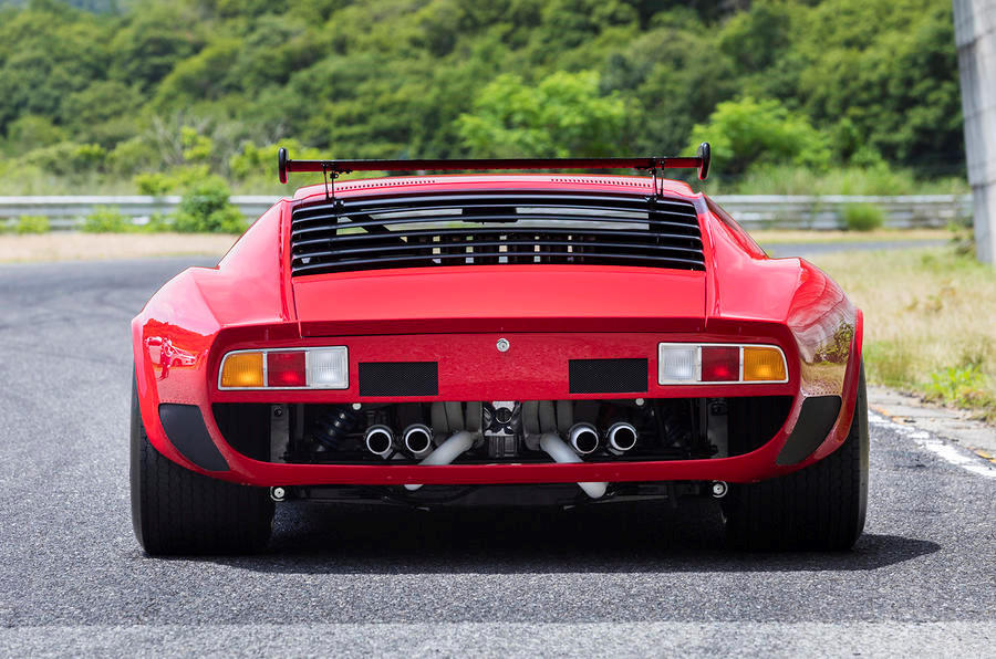 P400 Jota của Wallace đã truyền cảm hứng cho dự án phục chế này. Đây là phiên bản one-off mang số khung 3781, ban đầu là một chiếc Miura S sản xuất năm 1968 với màu sơn ngoại thất Verde Miura màu xanh lá cây và nội thất màu đen, trưng bày lần đầu tiên tại triển lãm Turin Auto Show. Ngay sau khi đổi chủ 8 lần tại Ý, chiếc Miura S cuối cùng được mua lại bởi một người Đức tên là Heinz Straber.