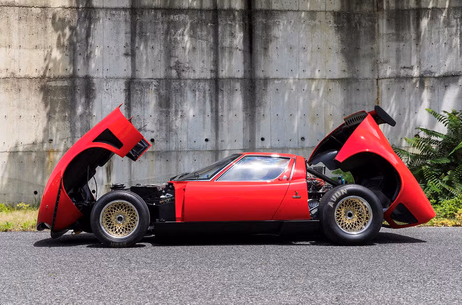 Chiếc xe ngay sau đó được chủ nhân gửi tới trụ sở của hãng siêu xe Lamborghini để thực hiện chuyển đổi sang thông số kỹ thuật của SVR vào năm 1974, và phải mất 18 tháng để hoàn thành. Năm 1976, chiếc Miura SVR độc nhất thế giới được bán cho một người Nhật tên là Ito Hiromitsu.