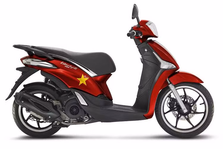 Sắc đỏ của phiên bản giới hạn của mẫu xe ga Piaggio Liberty U23 mới này cũng mang màu sắc đỏ, là màu đặc trưng của Tết nguyên đán, của những khởi đầu mới tràn đầy hi vọng và may mắn. Giá xe được niêm yết ở mức 57,5 triệu đồng, ngang giá bản thể thao đang bán ra.