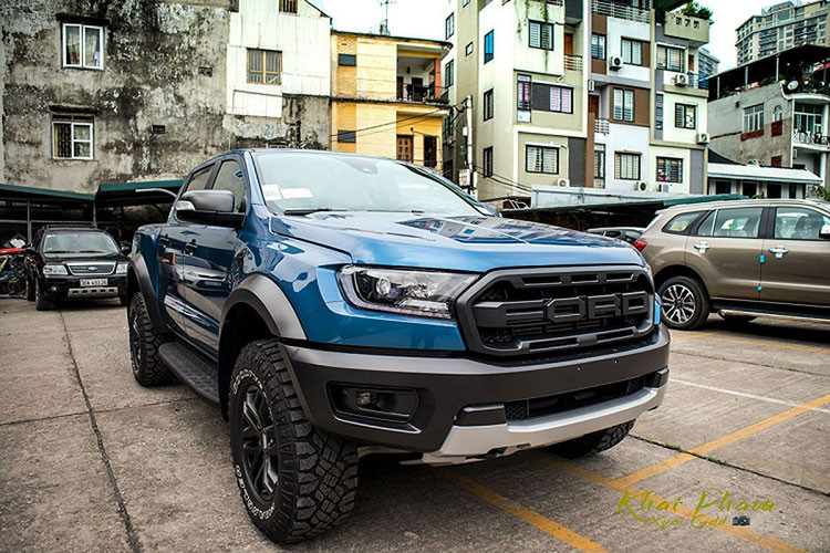 Trong khi đó, mẫu xe bán tải Ford Ranger đứng thứ 4 với số lượng 770 xe rời khỏi đại lý. So với tháng trước, mức doanh số này giảm 152 xe, tuy nhiên thứ bậc lại tăng 6 bậc. Phiên bản nâng cấp của Ford Ranger 2021 đã được ra mắt tại Việt Nam vào cuối năm ngoái với những thay đổi nhẹ ở ngoại hình.