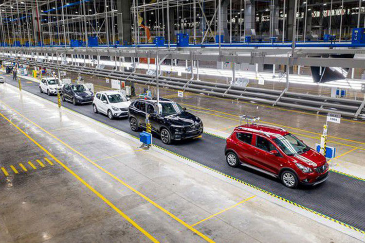 Trước tình hình đại dịch Covid – 19 đang diễn biến phức tạp và tháng 2/2021 trùng với Tết nguyên đán nên doanh số của các mẫu xe bán ra trong tháng 2 sụt giảm mạnh so với tháng trước. Thứ hạng của của những mẫu xe trong top 10 ôtô bán chạy nhất Việt Nam có sự xáo trộn khi Toyota Vios tiếp tục đánh đánh mất vị thế dẫn đầu vào mẫu xe cỡ nhỏ VinFast Fadil, đồng thời còn xếp sau nhiều mẫu xe khác.