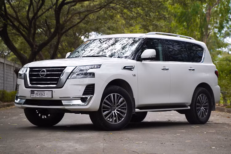 Nissan Úc đang gấp rút đảm bảo nguồn cung cho mẫu SUV cỡ lớn Nissan Patrol thế hệ cũ (Y62) sử dụng động cơ V8 nhằm đáp ứng nhu cầu thị trường, trong bối cảnh thế hệ mới (Y63) trang bị động cơ V6 tăng áp kép vẫn chưa sẵn sàng ra mắt tại quốc gia này.