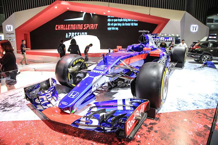 Tại Vietnam Motor Show 2018 (VMS), Honda Việt Nam (HVN) tham dự triển lãm với tổng diện tích lên đến gần 600m2, lớn thứ 3 tại triển lãm, và 8 mẫu xe trưng bày cùng chủ đề “Thách thức và Đam mê”.