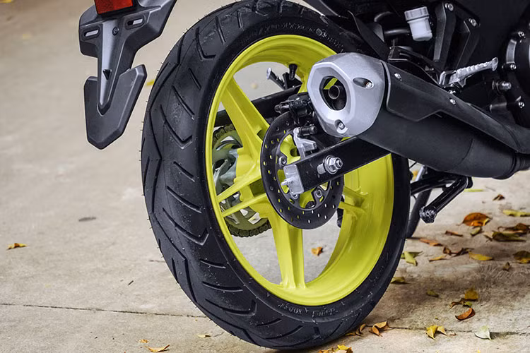 Yamaha Exciter 155VVA moi song cuc chat voi mau cua duong pho-Hinh-4