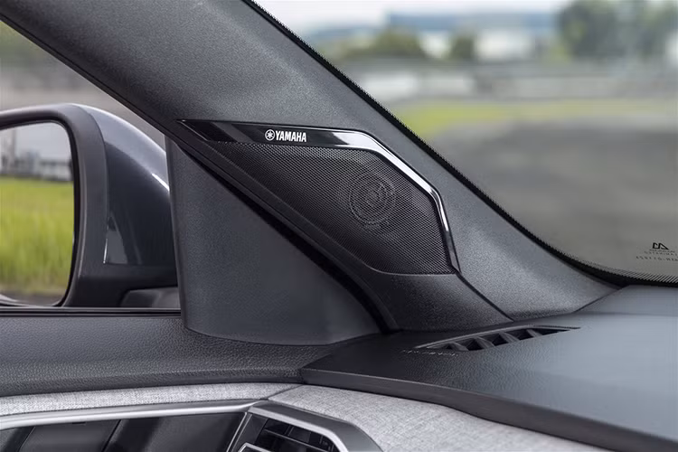 Tương tự Mitsubishi Xpander, Xforce cũng dùng động cơ xăng 4 xi-lanh, dung tích 1.5L, tạo ra công suất tối đa 105 mã lực và mô-men xoắn cực đại 141 Nm. Động cơ kết hợp với hộp số biến thiên vô cấp CVT và hệ dẫn động cầu trước.