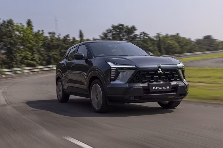 Khi bán ra tại thị trường Việt Nam, mẫu xe SUV cỡ B đô thị - Mitsubishi Xforce 2024 hoàn toàn mới sẽ chính thức cạnh tranh với những đối thủ như Hyundai Creta, Toyota Yaris Cross, Kia Seltos và Honda HR-V.