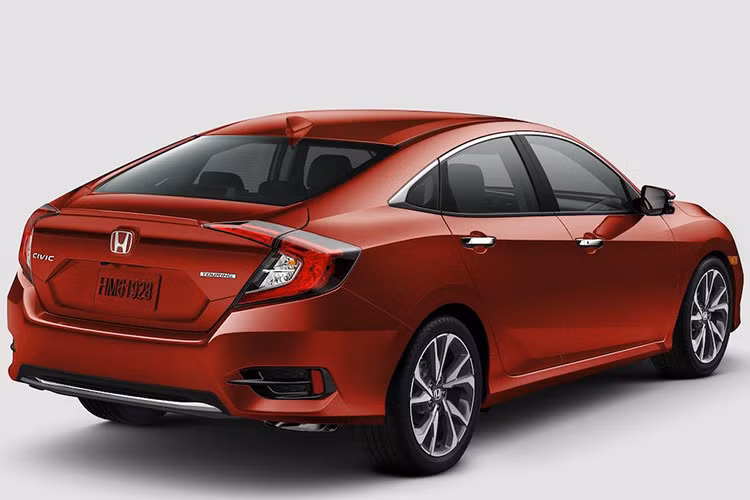 Honda Civic 2019 mới sẽ tiếp tục có 2 tuỳ chọn động cơ gồm bản G và E sử dụng động cơ 1.8L i-VTEC 4 xy lanh thẳng hàng, 16 van biến thiên. Động cơ này đạt công suất tối đa 139 mã lực tại 6500 vòng/phút, mô men xoắn cực đại tại 174Nm tại 4300 vòng/phút. Phiên bản cao cấp RS sẽ được trang bị động cơ 1.5L Turbo tương tự như Honda CR-V thế hệ mới.
