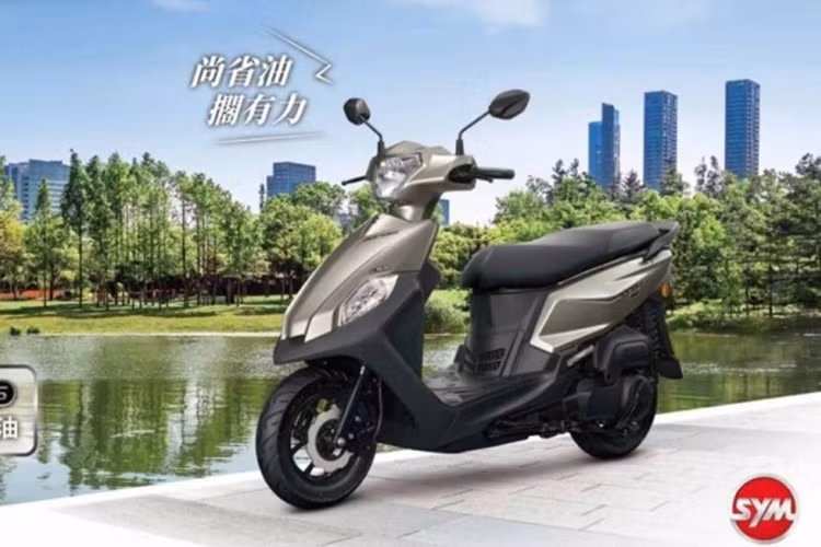 Về hiệu suất, xe tay ga Sanyang Dijue 125 2025 được trang bị động cơ 125cc, cho công suất tối đa 9,5 mã lực và mô-men xoắn cực đại 10,4 Nm. Đặc biệt, động cơ này có khả năng tiết kiệm nhiên liệu ấn tượng, chỉ tiêu tốn 1,67 lít/100 km.