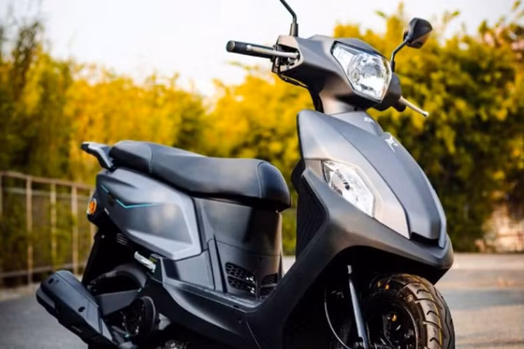 Mức giá xe Sanyang Dijue 125 2025 cho phiên bản thời trang bán ra là 7.980 nhân dân tệ (khoảng 27,7 triệu đồng) và phiên bản có ốp bảo vệ với giá 8.280 nhân dân tệ (khoảng 28,7 triệu đồng).