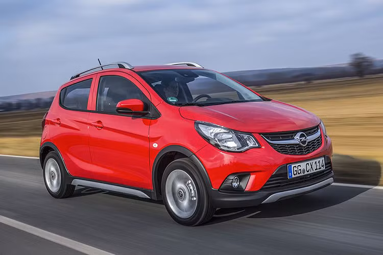 Trên trang chủ của Opel ở Đức, mẫu xe Karl hiện tại có giá từ 9.560 euro (khoảng 250 triệu đồng) trong khi phiên bản Karl Rocks cá tính hơn có giá từ 12.600 euro (khoảng 330 triệu đồng) tương đương một số đối thủ xe cỡ A trên thị trường hiện nay. 