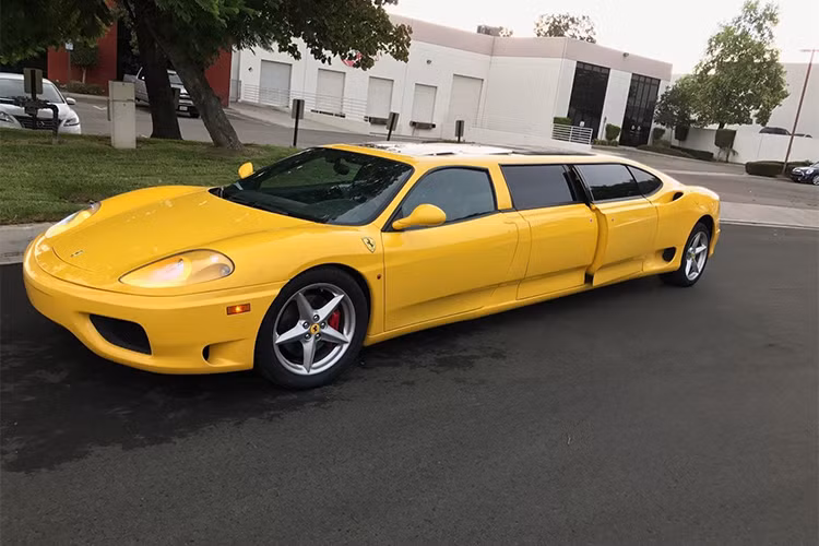 Ở dạng nguyên bản, Ferrari 360 Modena có thể tăng tốc từ 0-100 km/h trong 4,5 giây và đạt vận tốc tối đa 295 km/h. Tuy nhiên, chiếc Ferrari 360 Modena Limousine này chắc chắn chậm hơn thế vì phần thân kéo dài khiến trọng lượng tăng lên. Nhiều người dự đoán chiếc xe này sẽ còn "ế dài" do độ xấu và mức giá quá cao.