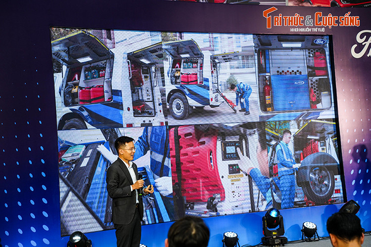 Mua va bao duong xe Ford Viet Nam chi can ngoi o nha va... cham-Hinh-2