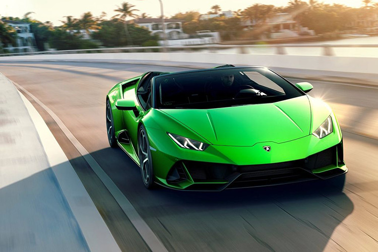 Điểm mới quan trọng là hệ thống lái cả 4 bánh đi kèm với hệ thống điều biến véc-tơ mô-men xoắn cho hệ dẫn động AWD, đồng thời một đặc tính mới khác là Hệ thống điều khiển động học thế hệ mới, được hãng gọi là LDVI. Hệ thống LDVI có một khối xử lý trung tâm CPU kiểm soát mọi khía cạnh động học của xe, hiểu được thói quen lái xe của chủ nhân để điều chỉnh thích ứng với kiểu lái xe của chủ nhân.