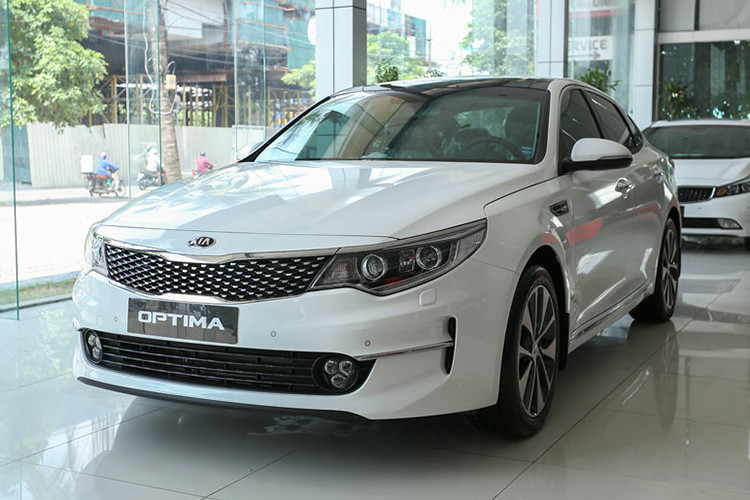 Kia Optima - một gương mặt quen thuộc tiếp tục xuất hiện trong top xe ế nhất Việt Nam với 57 xe bán ra trong tháng và tổng cộng có 335 xe bán ra sau nửa năm 2019. Được biết, Optima vừa cập nhật phiên bản mới vào tháng 4/2019 vừa qua với khá nhiều cải tiến. Dự tính, doanh số của Optima sắp tới sẽ khởi sắc hơn so với thời gian trước.