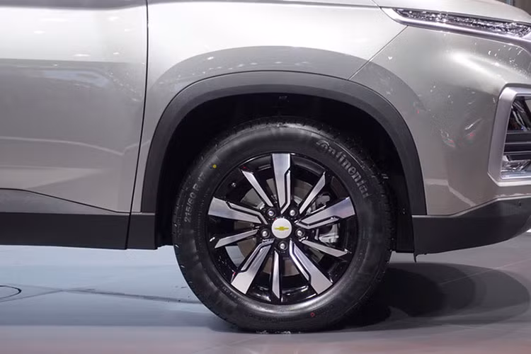 Hiện chưa có hình ảnh của nội thất bên trong Chevrolet Captiva 2019 phiên bản Thái Lan. Chỉ biết rằng, Captiva 2019 tại thị trường này sẽ có 2 phiên bản 5 và 7 chỗ và sở hữu thiết kế nội thất khác với Baojun 530.