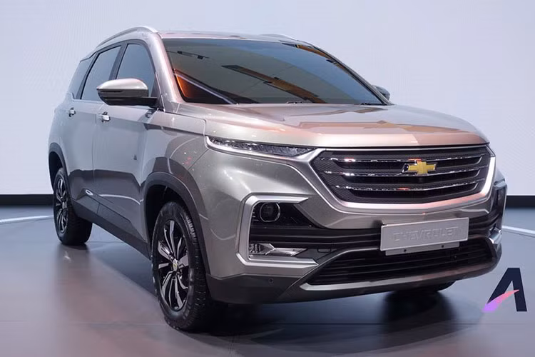 Chưa rõ sau Thái Lan, Chevrolet Captiva 2019 có được bày bán ở những thị trường Đông Nam Á khác như Việt Nam hay không. Dự kiến giá xe Chevrolet Captiva 2019 khoảng dưới 1 triệu Baht (tương đương 733 triệu đồng). Khi có mặt trên thị trường, xe sẽ cạnh tranh với những đối thủ như Honda CR-V, Mazda CX-5 và Nissan X-Trail.