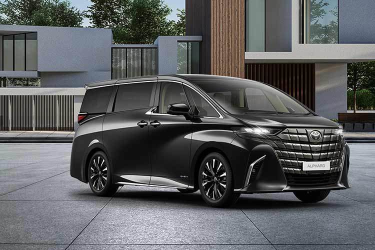 Alphard 2023 sở hữu hệ thống khung gầm hoàn toàn mới dựa trên nền tảng thiết kế toàn cầu TNGA giúp cải thiện tầm quan sát, tính linh hoạt và tính ổn định. Mức giá xe Toyota Alphard 2023 tại Việt Nam với 2 lựa chọn là phiên bản Xăng và Hybrid (HEV) là từ 4,370 - 4,475 tỷ đồng (đã bao gồm 10% VAT).