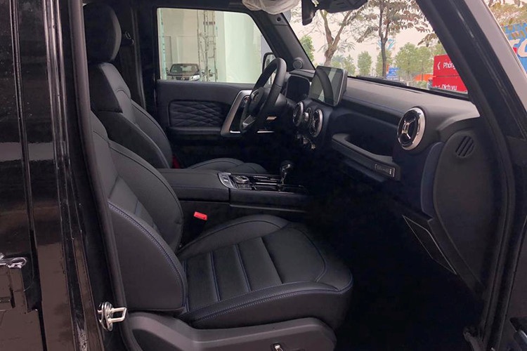 Theo hãng BAIC, BJ40L Plus 2018 sở hữu chiều dài 4.645 mm và chiều rộng 1.843 mm. So với BJ40L tiêu chuẩn, BAIC BJ40L Plus 2018 rộng hơn 83 mm. Ngoài ra, BAIC BJ40L Plus 2018 còn có trọng lượng 2.055 kg. Nguồn cung cấp sức mạnh cho BAIC BJ40L Plus 2018 là 3 loại động cơ khác nhau.