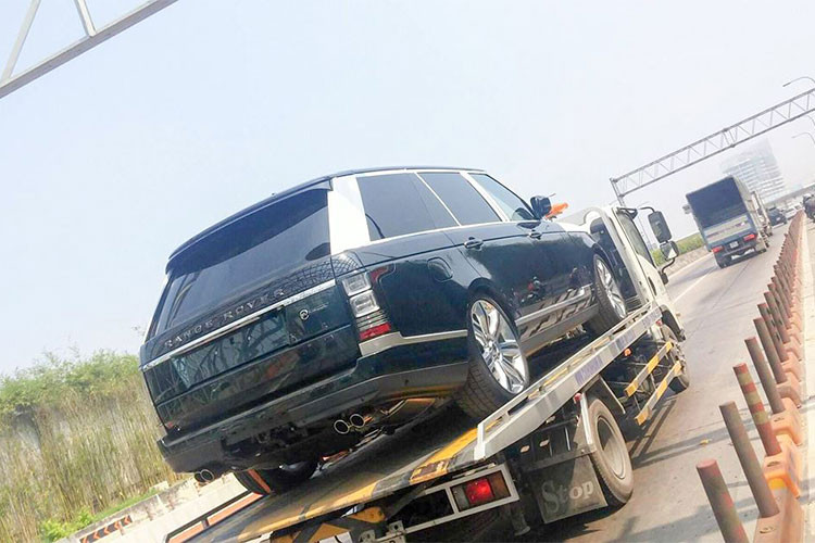 Được biết, mức giá lăn bánh của chiếc Range Rover SVAutobiography LWB mới cập bến Hải Phòng có thể lên đến hơn 22 tỷ đồng nếu chủ nhân cho xe ra biển trắng. Đây cũng là chiếc SUV hạng sang Range Rover SVAutobiography thứ 4 có mặt tại thành phố hoa phượng đỏ.