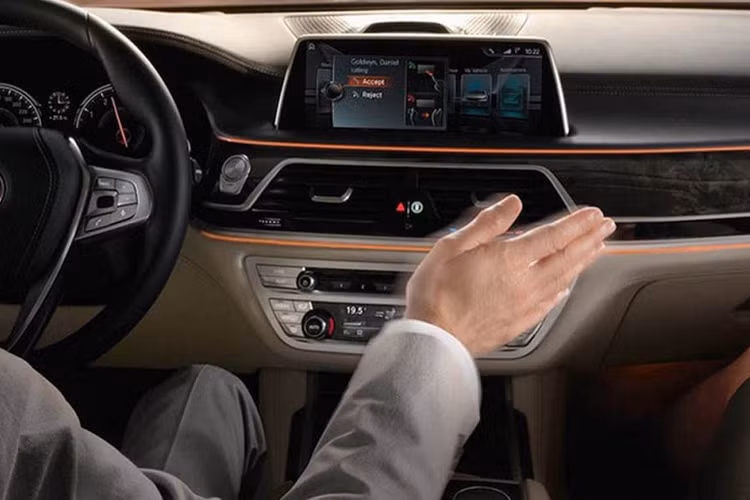 Việc sử dụng điều hòa ôtô không đơn giản chỉ là bật tắt máy lạnh, nó còn là cả một kỹ năng sử dụng. Việc sử dụng hợp lý và bảo dưỡng định kỳ hệ thống điều hòa sẽ giúp xe của bạn hoạt động hiệu quả và tiết kiệm nhiên liệu hơn, bên cạnh đó nó cũng giảm thiểu chi phí và an toàn...