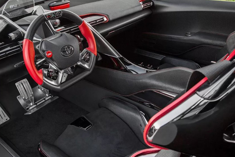 Nội thất của xe vẫn còn là ẩn số, tuy nhiên nhiều thông tin cho biết Supra 2020 sẽ sử dụng bảng đồng hồ kỹ thuật số và vô-lăng ba chấu thể thao, hệ thống thông tin giải trí iDrive của BMW giống của BMW, kết hợp nhiều chi tiết ốp kim loại.