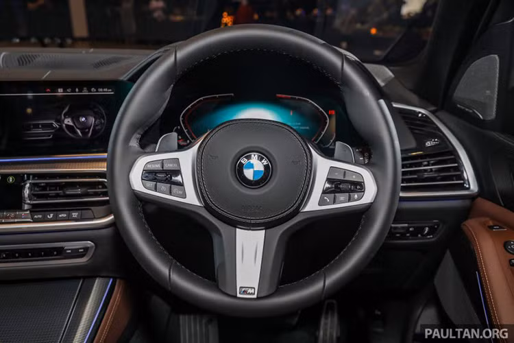 Một loại hệ thống hỗ trợ lái xe quen thuộc như: Hệ thống hỗ trợ giữ làn đường (Lane Keep Assist) và hệ thống hỗ trợ lái xe khi tắc đường (Traffic Jam Assist)... Một bổ sung mới là hệ thống hỗ trợ dừng khẩn cấp (Emergency Stop Assist) sẽ giúp xe dừng lại một cách an toàn nếu người lái xe bị mất khả năng điều khiển...