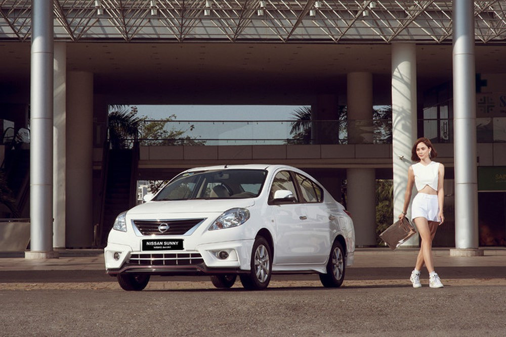 Mẫu xe được kỳ vọng và cũng gây thất vọng chính là Nissan Sunny. Nằm ở phân khúc dễ chịu nhất thị trường ô tô Việt Nam là sedan hạng B nhưng từ nhiều năm nay, Sunny luôn chìm nghỉm trên thị trường. Từ đầu năm 2018 đến này, mặc dù đã tung nhiều chiêu quảng cáo, giảm giá... nhưng mẫu xe này cũng chỉ đạt doanh số 54 xe trong tháng vừa qua.
