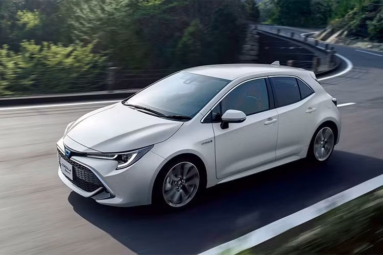 Mẫu xe Toyota Corolla Hatchback đã chính thức được giới thiệu tới khách hàng Mỹ trong triển lãm ôtô New York 2018 diễn ra vào tháng 4/2018 vừa qua. Mới đây, hãng xe Nhật Bản tiếp tục kế hoạch phân phối Toyota Corolla thế hệ mới, hãng xe Nhật Bản đã đưa mẫu xe này tại thị trường quê nhà với tên gọi Toyota Corolla Sport 2019.