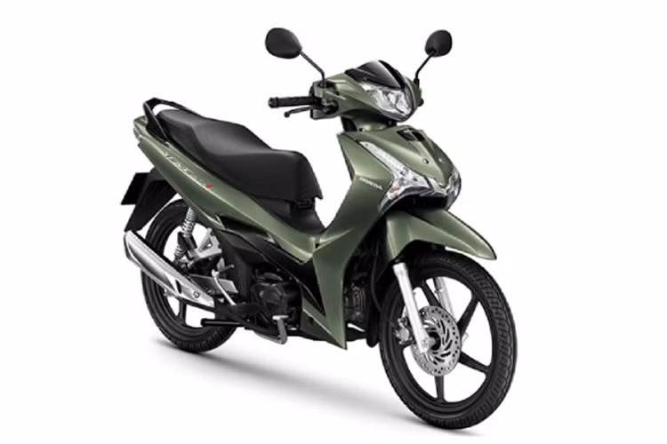 Honda Wave125i 2025 bản Thái Lan dự kiến sẽ về Việt Nam ngay trong năm nay. Dựu đoán, mức giá của xe sẽ khá cao so với bản trong nước lắp ráp. Bởi từng có thời điểm Honda Wave 125i nhập Thái được "hét giá" lên đến gần cả trăm triệu đồng tại các đại lý nhập khẩu tư nhân.