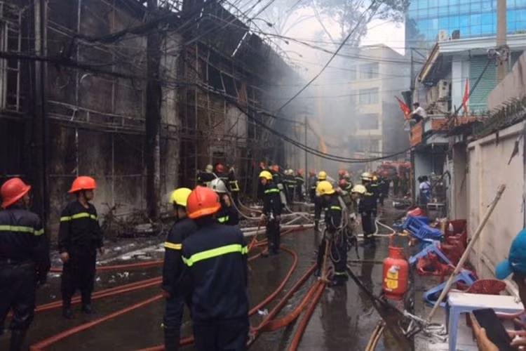 Được biết, là một garage nổi tiếng - Thần Châu thường xuất hiện các dòng xe cao cấp đặc biệt như Bentley, Rolls Royce, Land Rover, Jaguar, Lexus… đến sửa chữa và bảo dưỡng.